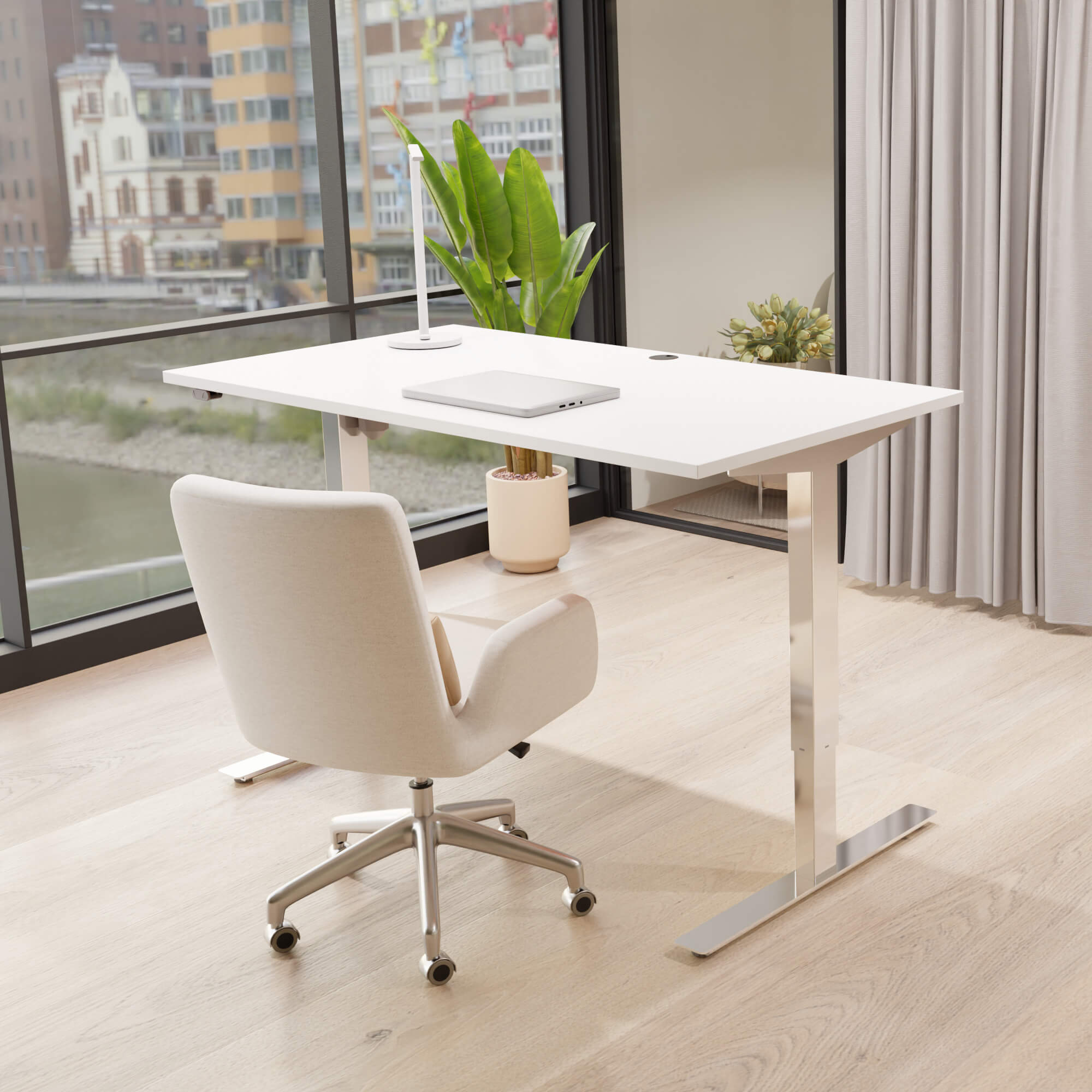 Electric Adjustable Desk | 160x80 cm | White with chrome frame